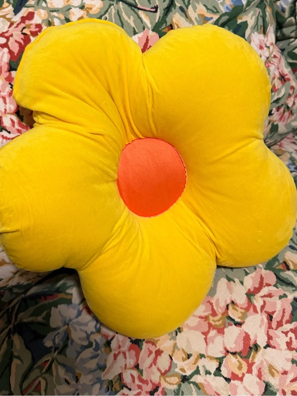 PRETTY SUMMER FLOWER THROW PILLOW